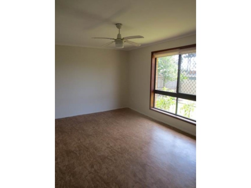 33 Peacock Cres, Bokarina QLD 4575