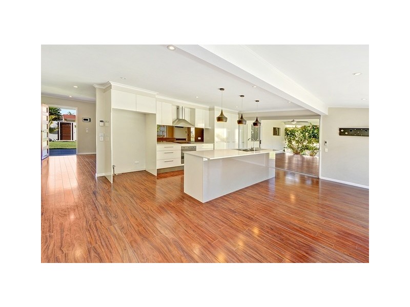 140 Goonawarra Drive, Mooloolaba QLD 4557