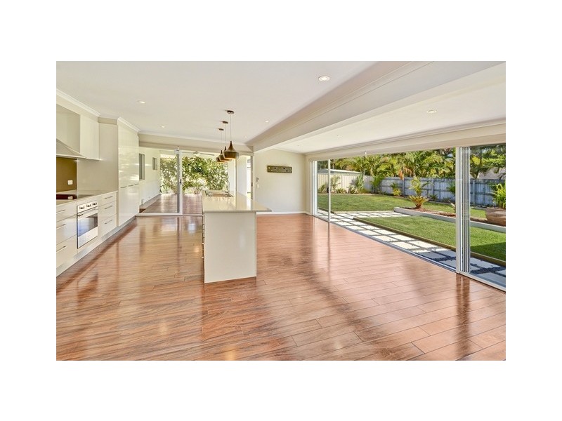 140 Goonawarra Drive, Mooloolaba QLD 4557