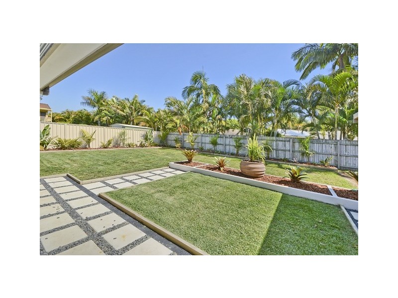 140 Goonawarra Drive, Mooloolaba QLD 4557