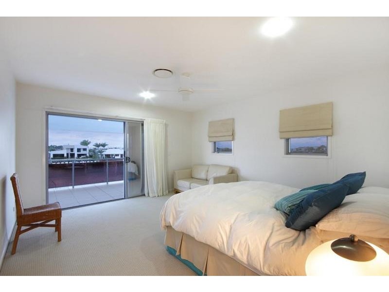 9 Nevis Court, Kawana Island QLD 4575