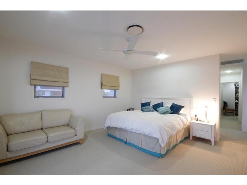 9 Nevis Court, Kawana Island QLD 4575