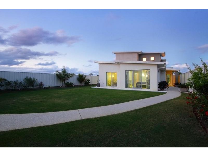 9 Nevis Court, Kawana Island QLD 4575