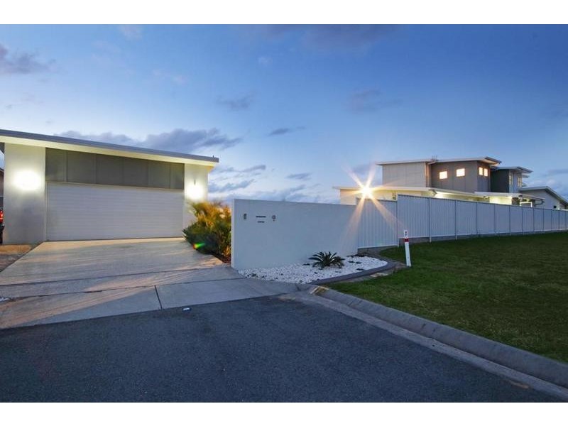 9 Nevis Court, Kawana Island QLD 4575