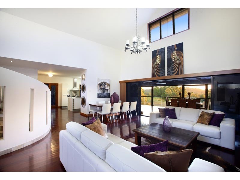 100 Rainforest Road, Chevallum QLD 4555