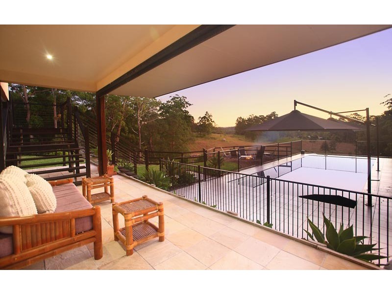 100 Rainforest Road, Chevallum QLD 4555