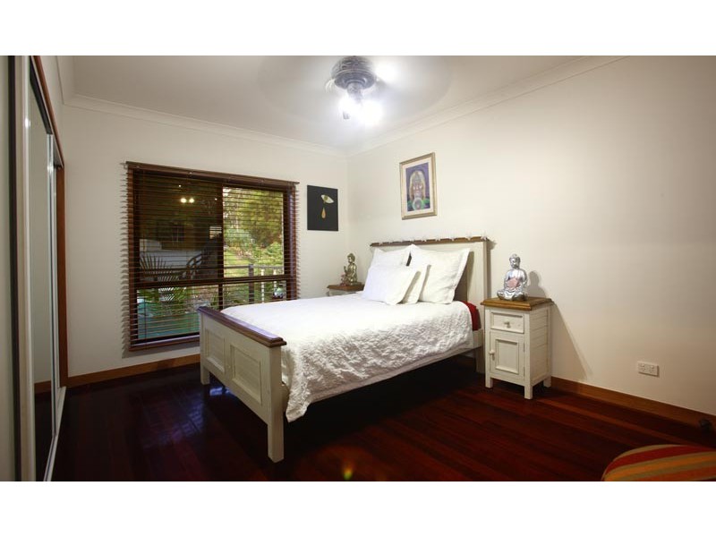 100 Rainforest Road, Chevallum QLD 4555