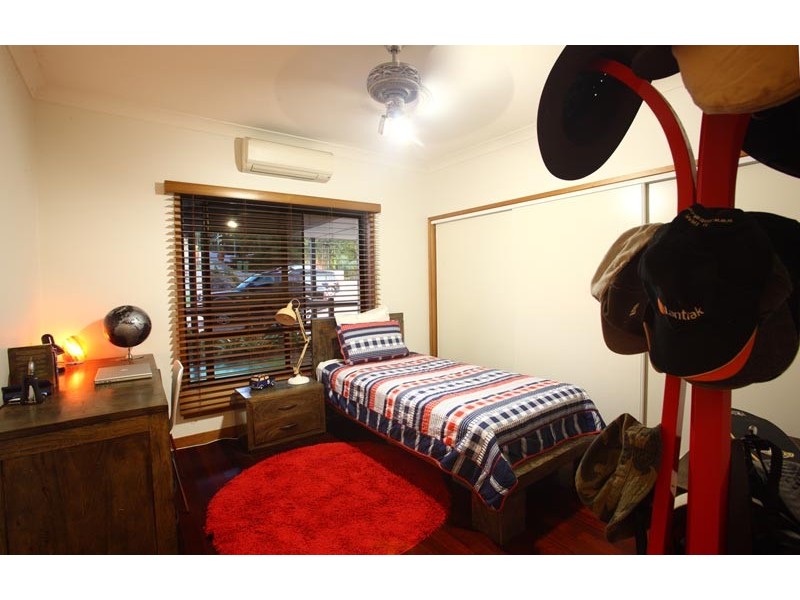 100 Rainforest Road, Chevallum QLD 4555