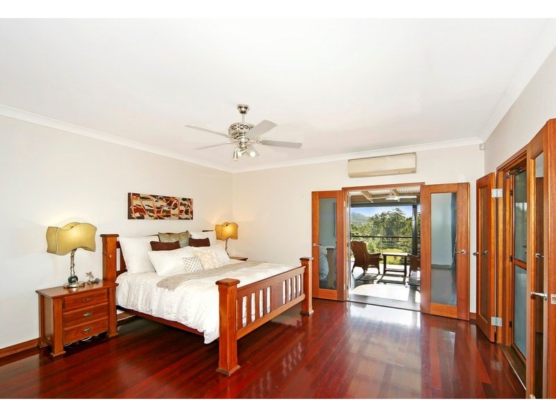 100 Rainforest Road, Chevallum QLD 4555