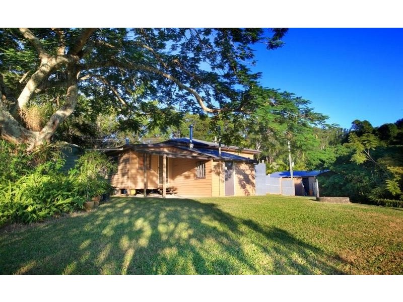 100 Rainforest Road, Chevallum QLD 4555