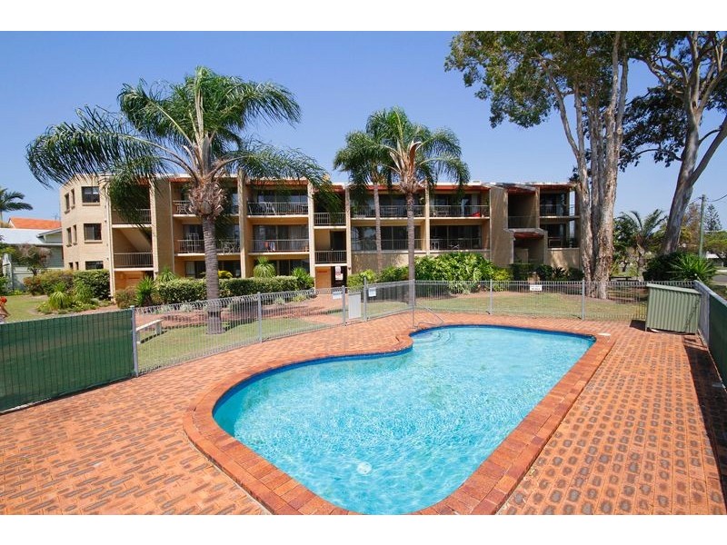 2/77 Bradman Avenue, Maroochydore QLD 4558