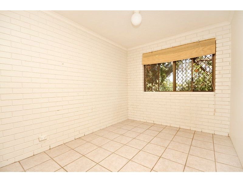 2/77 Bradman Avenue, Maroochydore QLD 4558