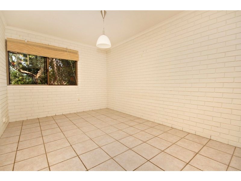 2/77 Bradman Avenue, Maroochydore QLD 4558