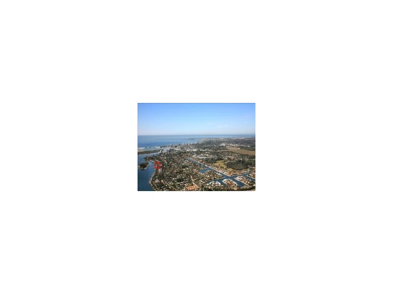 2/77 Bradman Avenue, Maroochydore QLD 4558