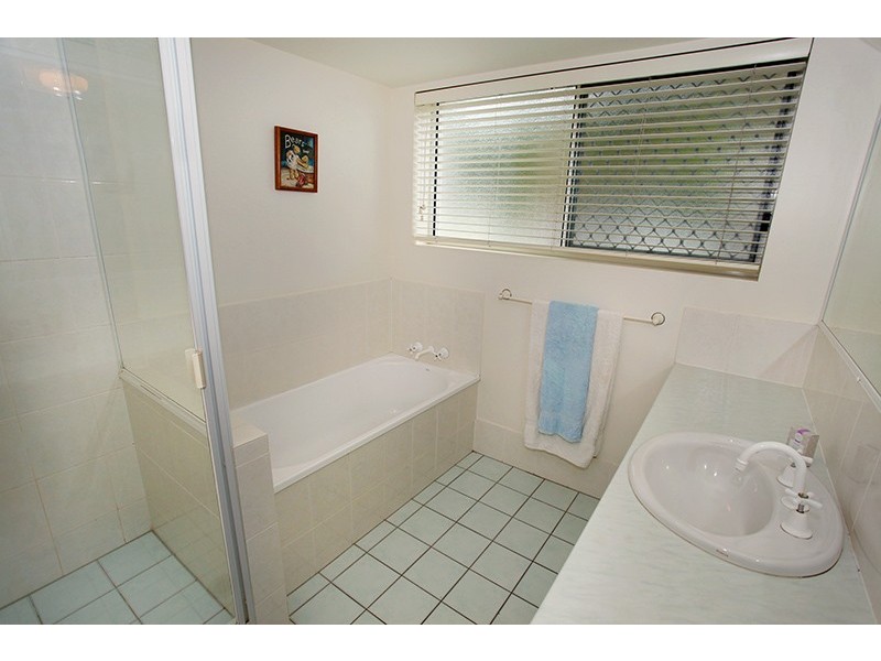 Unit 1 Surfside 147 Lowanna Drive, Buddina QLD 4575