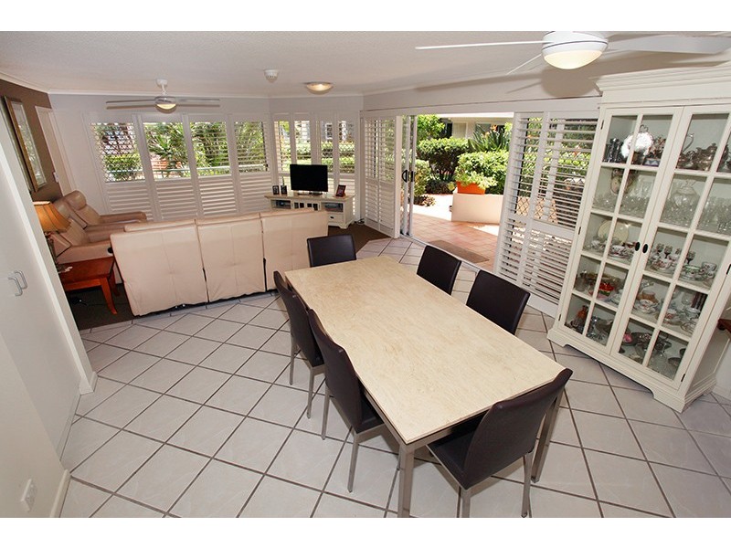 Unit 1 Surfside 147 Lowanna Drive, Buddina QLD 4575