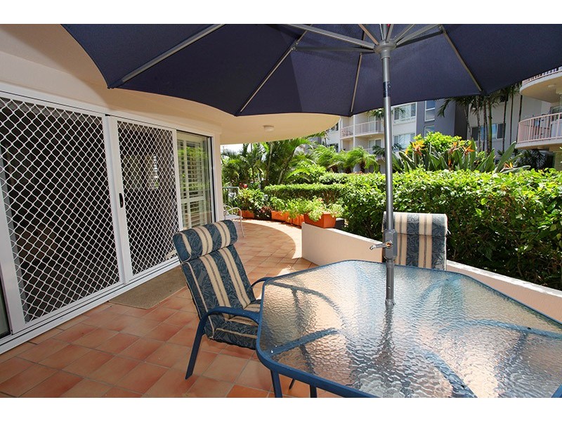 Unit 1 Surfside 147 Lowanna Drive, Buddina QLD 4575