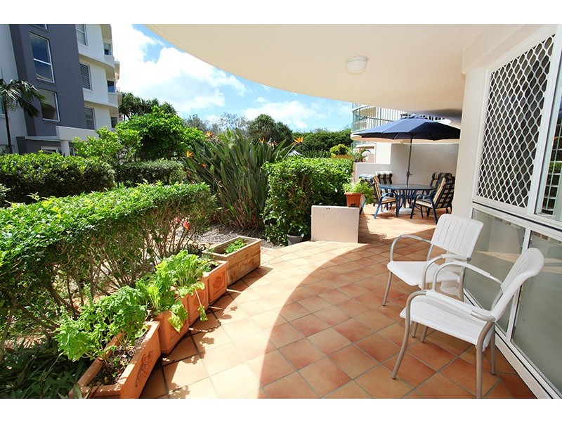 Unit 1 Surfside 147 Lowanna Drive, Buddina QLD 4575