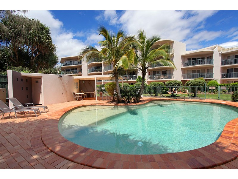 Unit 1 Surfside 147 Lowanna Drive, Buddina QLD 4575