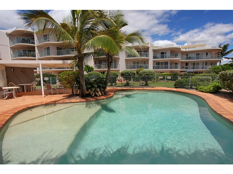 Unit 1 Surfside 147 Lowanna Drive, Buddina QLD 4575
