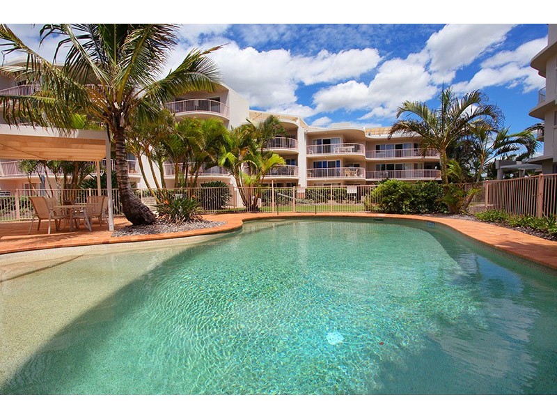 Unit 1 Surfside 147 Lowanna Drive, Buddina QLD 4575