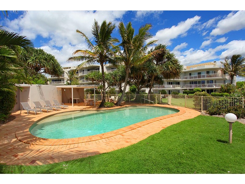 Unit 1 Surfside 147 Lowanna Drive, Buddina QLD 4575