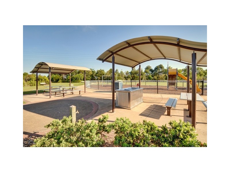 17 Irving Place, Sippy Downs QLD 4556