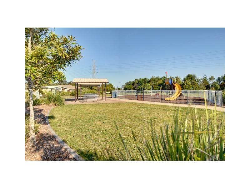 17 Irving Place, Sippy Downs QLD 4556