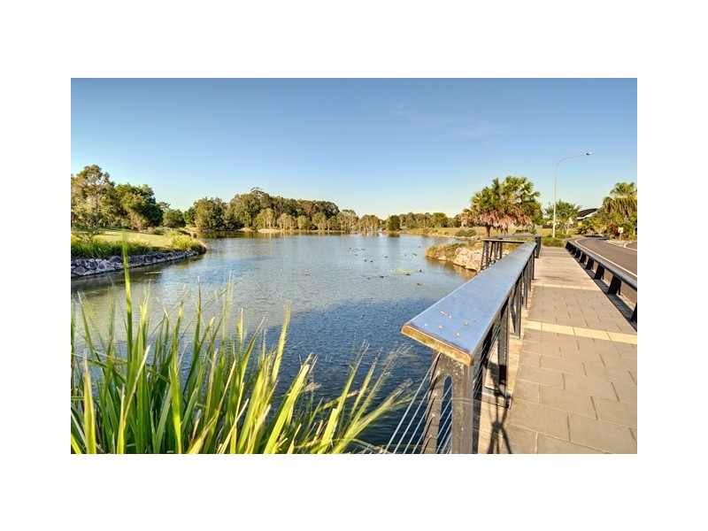 17 Irving Place, Sippy Downs QLD 4556
