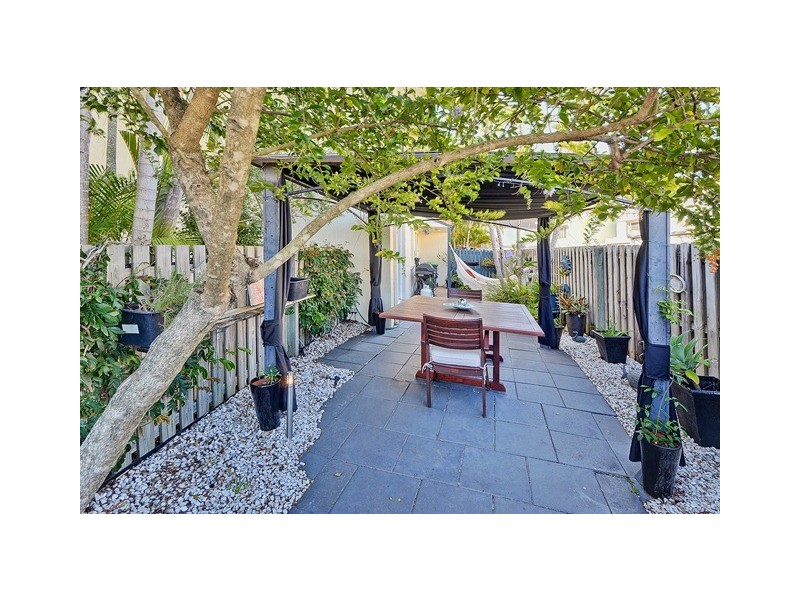 Unit 1 21 Maroochy Waters Drive, Maroochydore QLD 4558