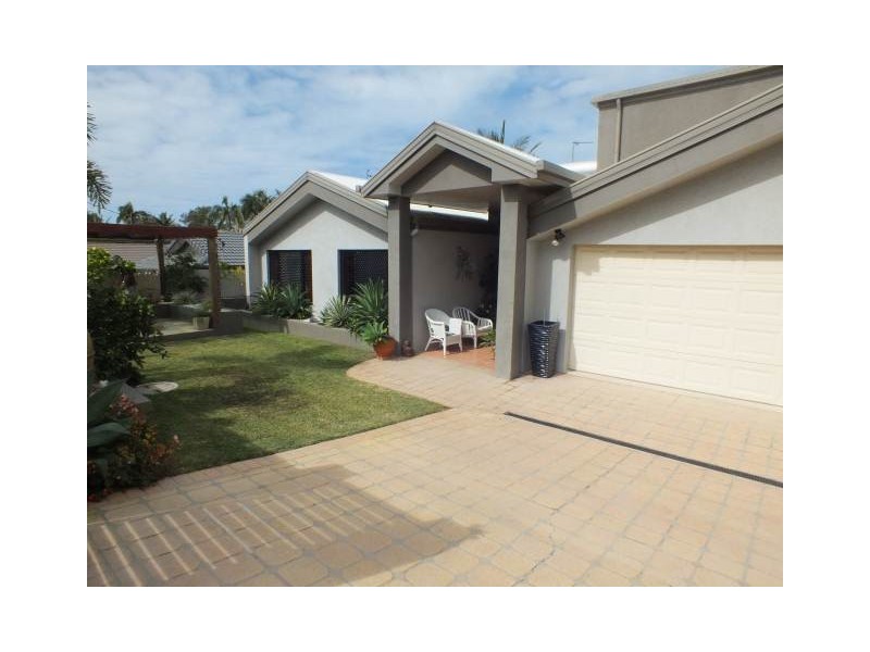 55 Goonawarra Drive, Mooloolaba QLD 4557