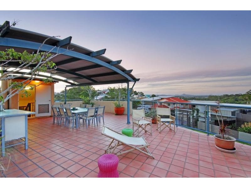 1 Kawana Street, Alexandra Headland QLD 4572