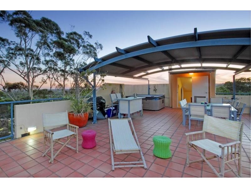 1 Kawana Street, Alexandra Headland QLD 4572