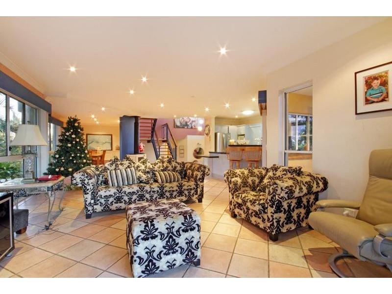 1 Kawana Street, Alexandra Headland QLD 4572