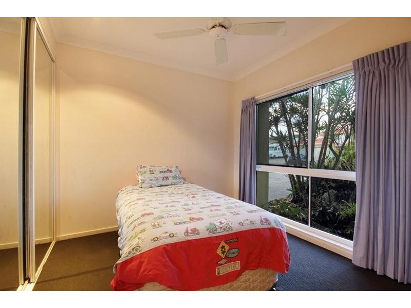 1 Kawana Street, Alexandra Headland QLD 4572