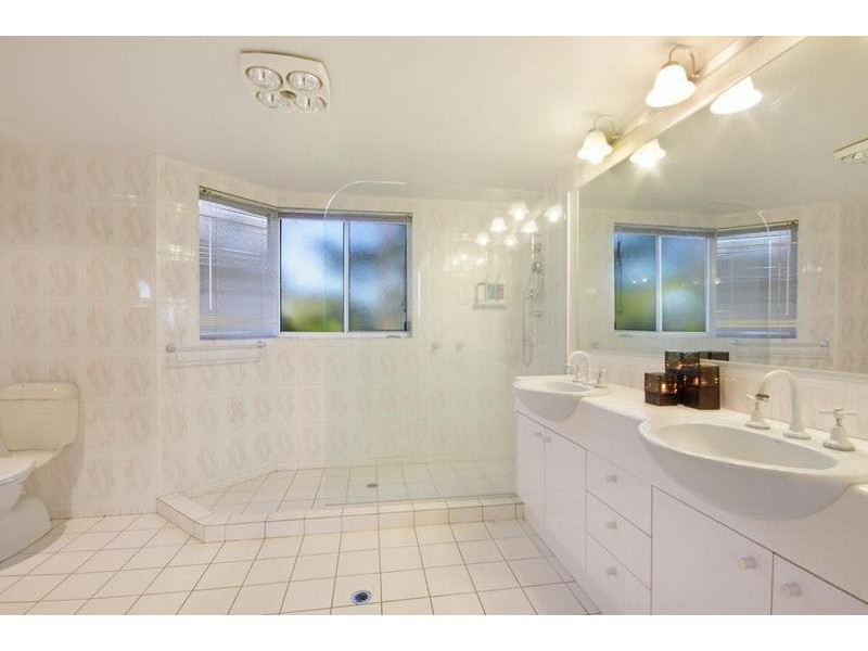 1 Kawana Street, Alexandra Headland QLD 4572