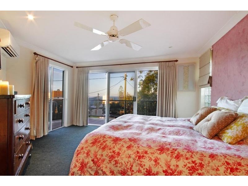 1 Kawana Street, Alexandra Headland QLD 4572