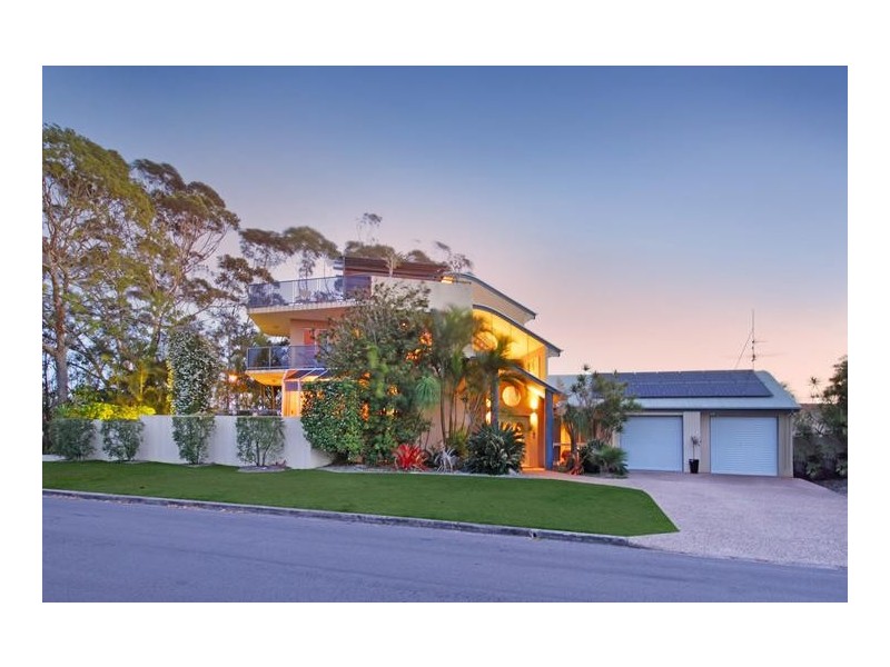 1 Kawana Street, Alexandra Headland QLD 4572