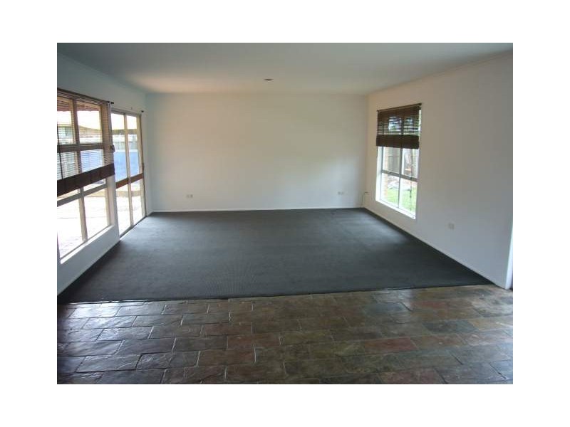 10 Undarra Avenue, Buddina QLD 4575