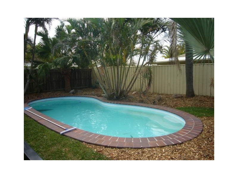 10 Undarra Avenue, Buddina QLD 4575