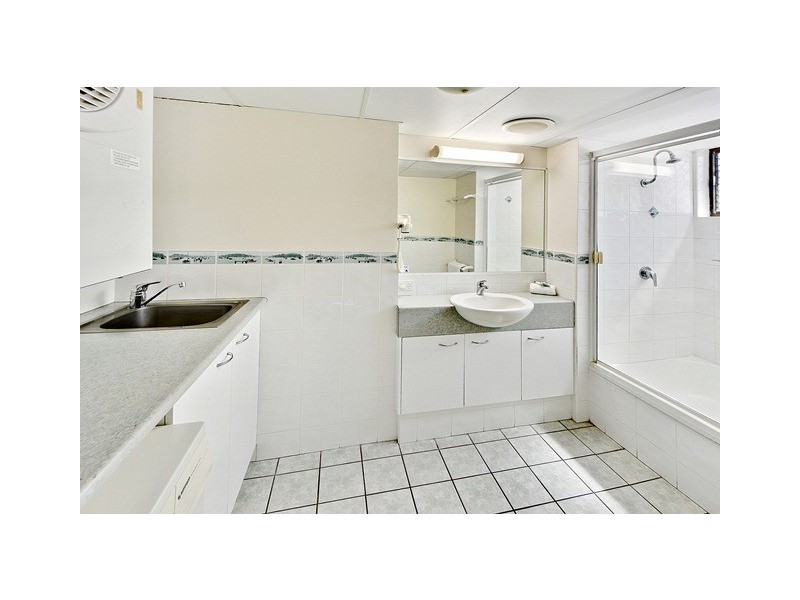 Unit 5 Alexandria 236 Alexandra Parade, Alexandra Headland QLD 4572