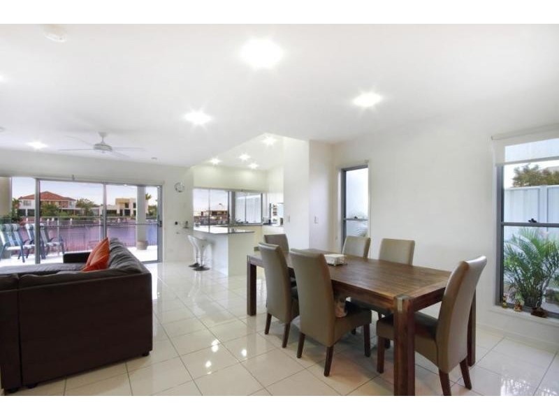 9 Nevis Court, Kawana Island QLD 4575