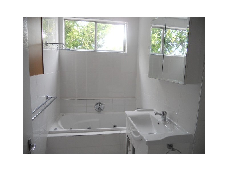 24 Parkway Drive, Mooloolaba QLD 4557