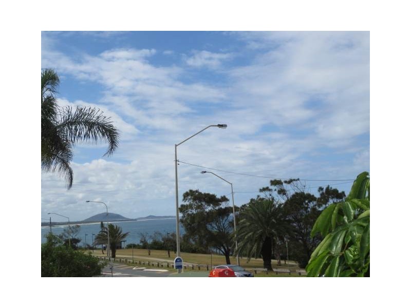 2/2 Mandin Street, Alexandra Headland QLD 4572