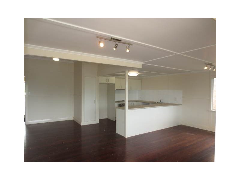 2/2 Mandin Street, Alexandra Headland QLD 4572