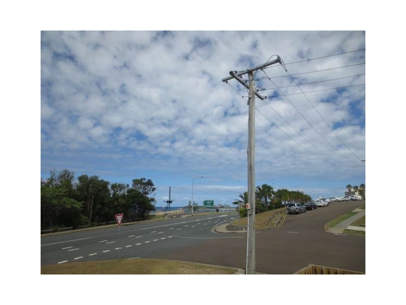 2/2 Mandin Street, Alexandra Headland QLD 4572