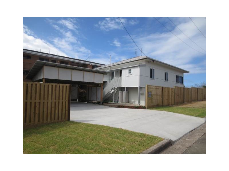 1/2 Mandin Street, Alexandra Headland QLD 4572