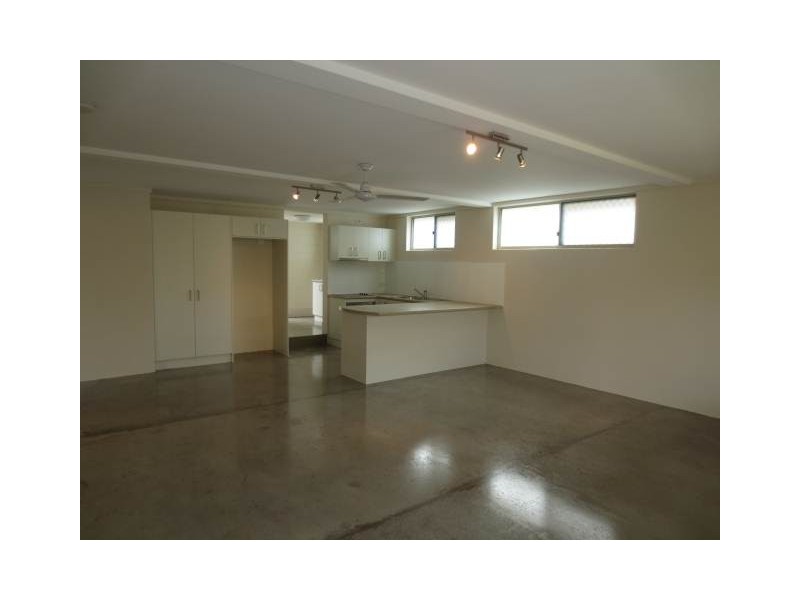 1/2 Mandin Street, Alexandra Headland QLD 4572