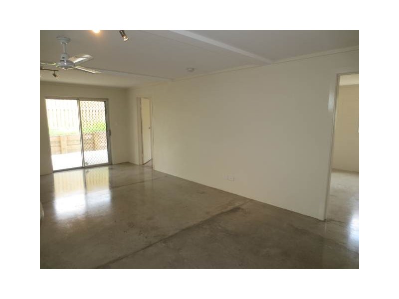 1/2 Mandin Street, Alexandra Headland QLD 4572