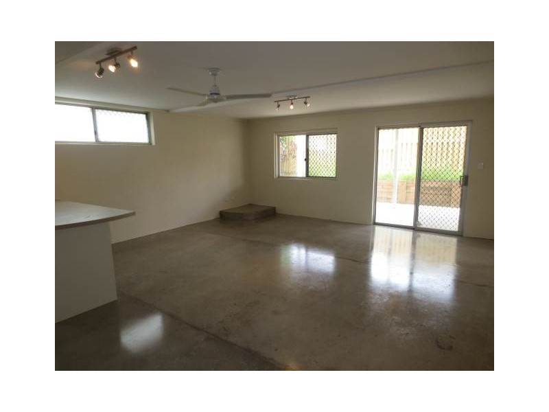 1/2 Mandin Street, Alexandra Headland QLD 4572